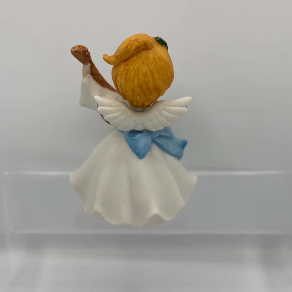 Vintage 1970s Homco 5551 Christmas Angel Figurine Mandolin Lute Porcelain